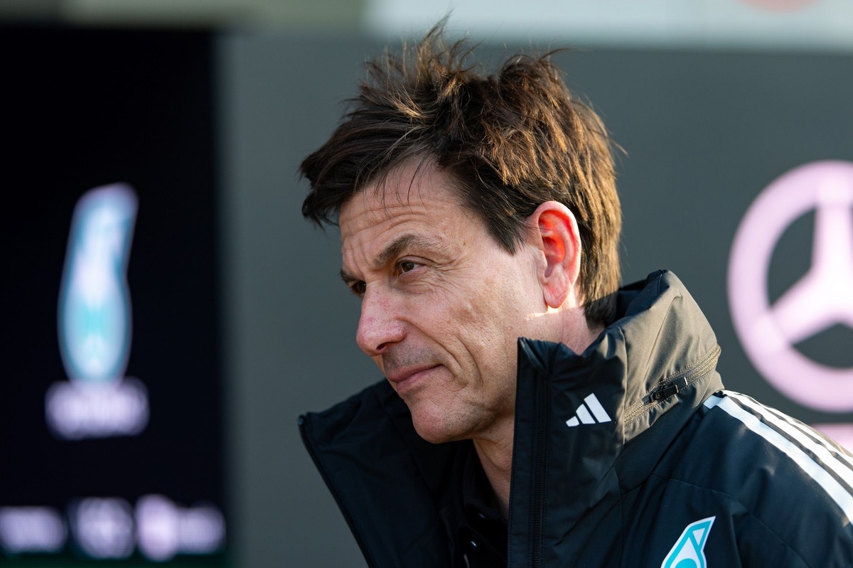 Steiner critica a Toto Wolff por el mensaje a Kimi Antonelli: «Pura autopromoción»