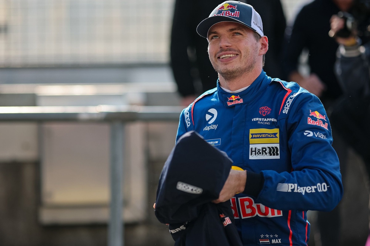 Max Verstappen probó un Super GT antes del Gran Premio de Japón de F1