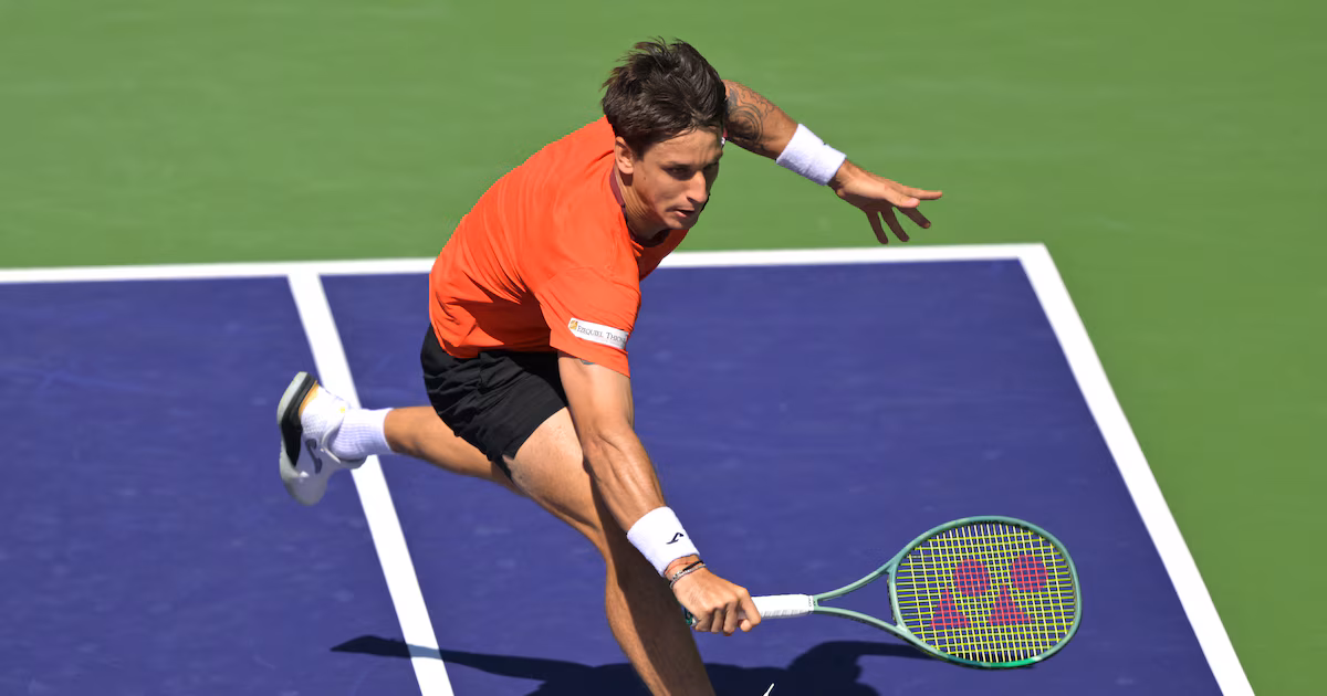 Los tenistas argentinos arrancaron a paso firme en el Miami Open: triunfos de Mariano Navone y Camilo Ugo Carabelli