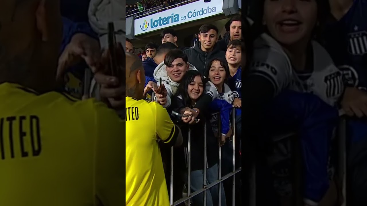 Video: ¡TODOS QUIEREN SU FOTO CON ARCE! | #Shorts