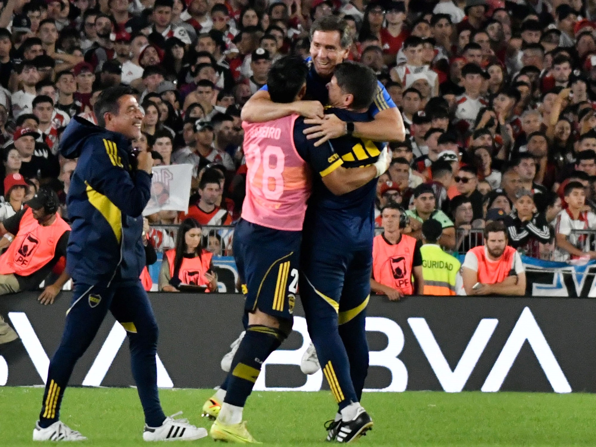 La tremenda racha de Claudio Ubeda: otro triunfo ante River y 63 días invicto