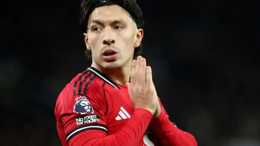 Inglaterra: el gualeyo Lisandro Martínez se reincorporó al plantel del United