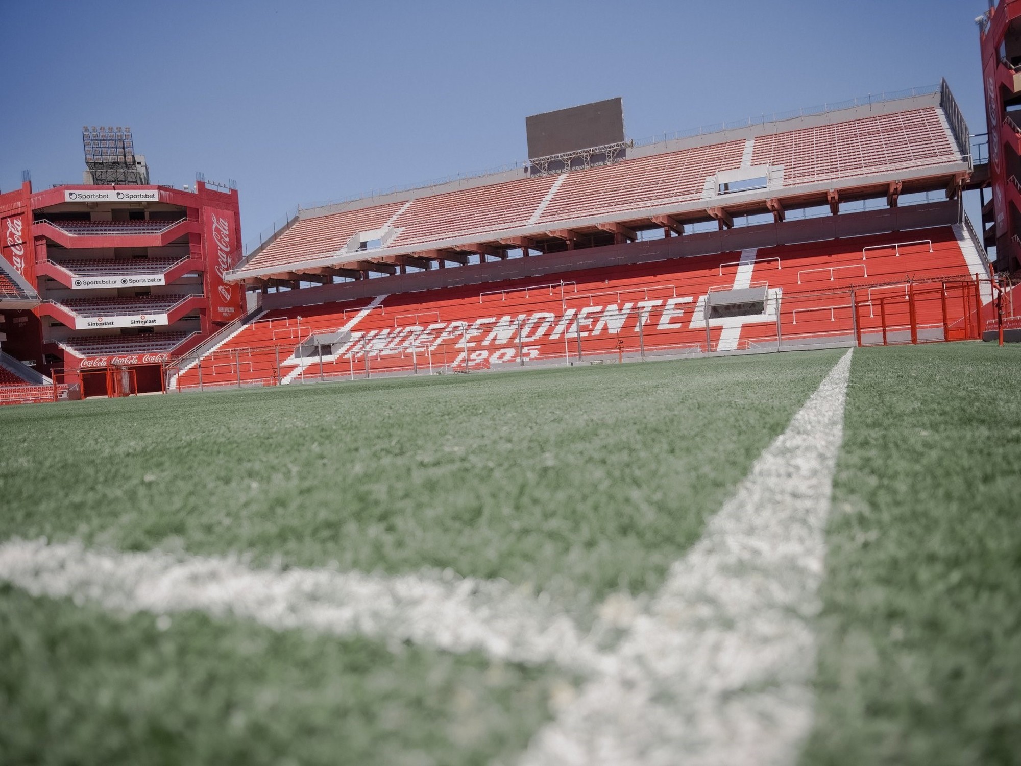 Independiente recibe a Defensa en un duelo clave