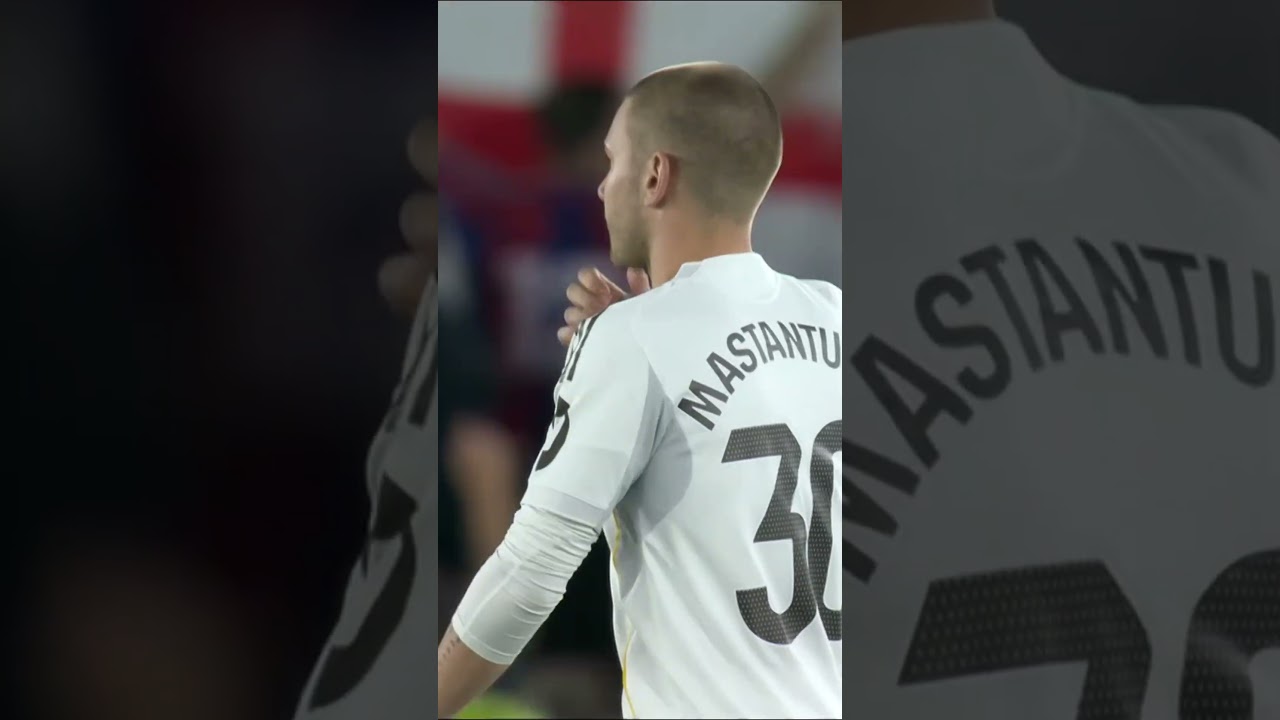 Video: ¡MASTANTUONO ENTRÓ PARA CAMBIAR EL CLÁSICO PERO NO PUDO! | #Shorts