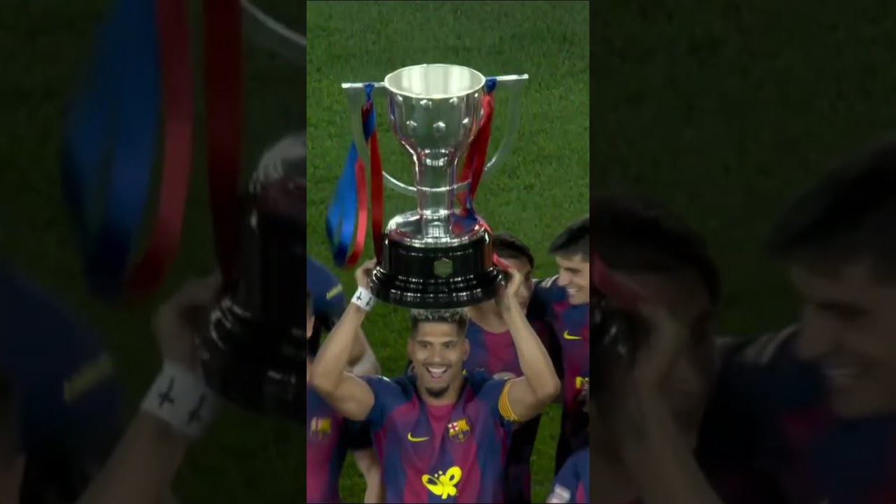 Video: ¡ARAÚJO LEVANTÓ LA COPA Y EL BARCELONA GRITÓ CAMPEÓN! | #Shorts