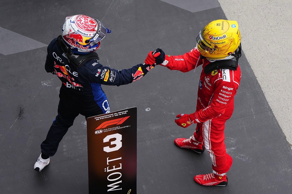 Hamilton y Verstappen vuelven a criticar la F1 2026 a pesar del espectáculo