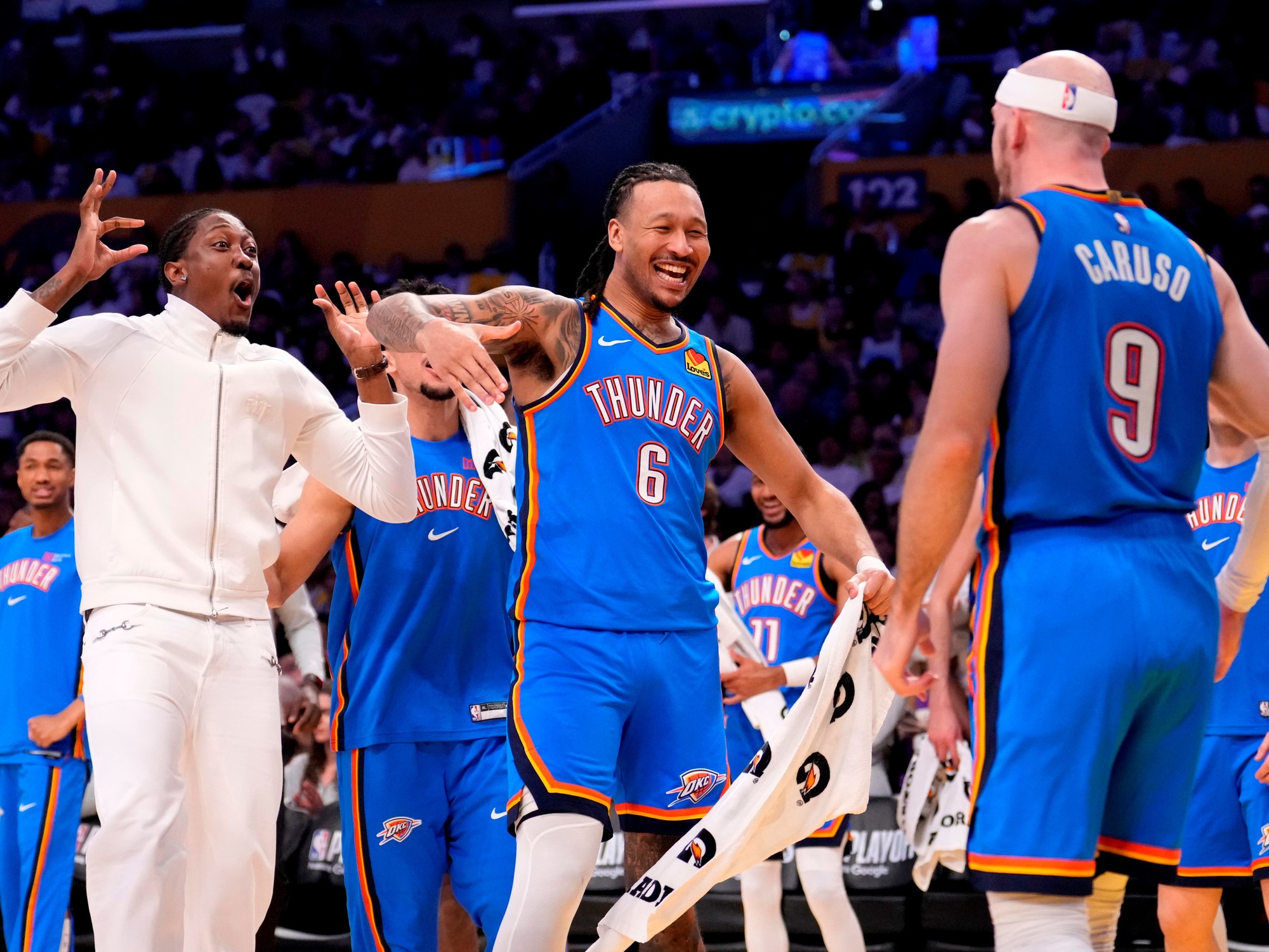 NBA: Oklahoma City, últimos campeones, pusieron a los Lakers sobre las cuerdas y quedaron a un triunfo de barrer la semifinal del Oeste