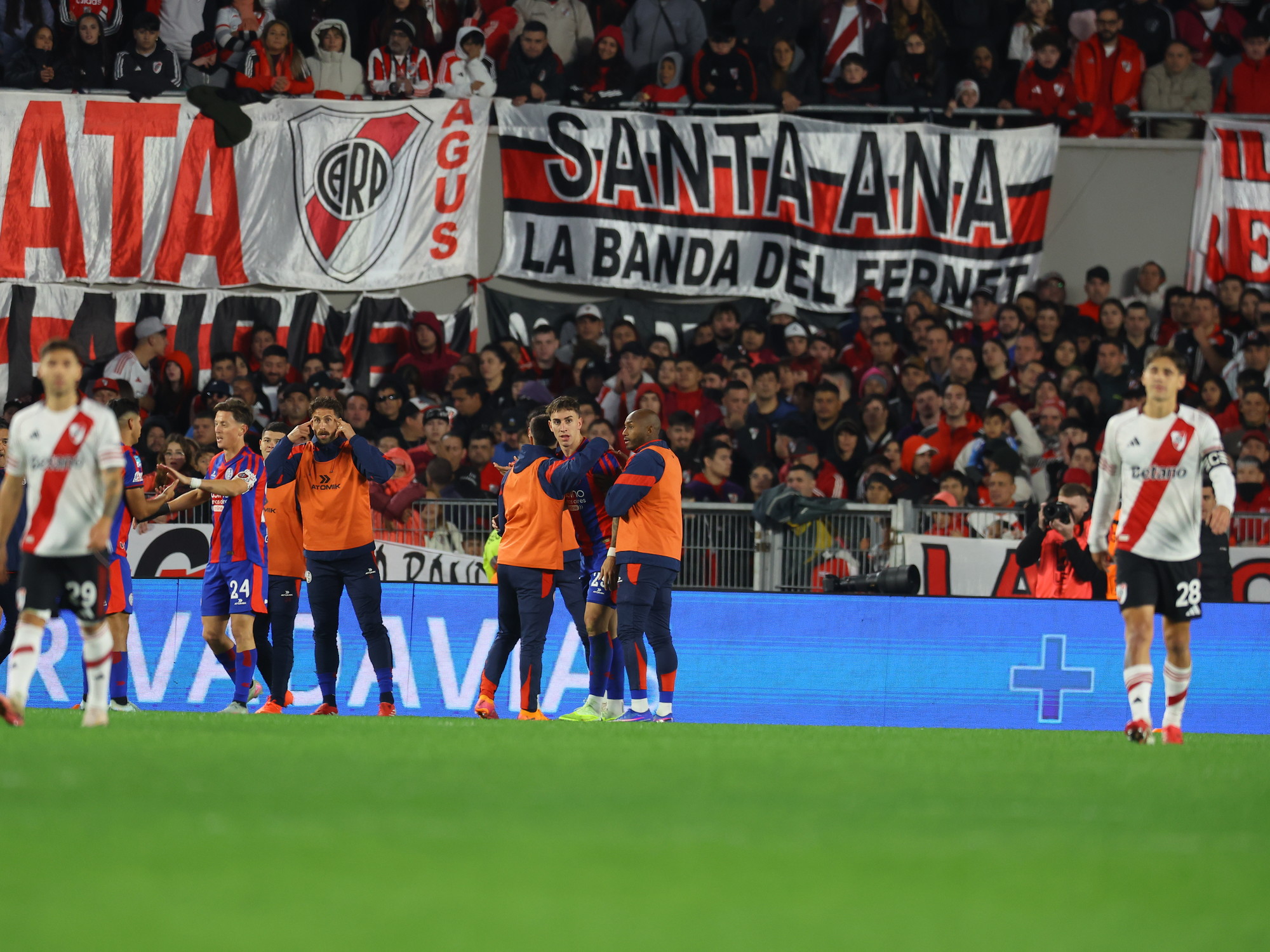 Video: los errores defensivos de River en el gol de San Lorenzo