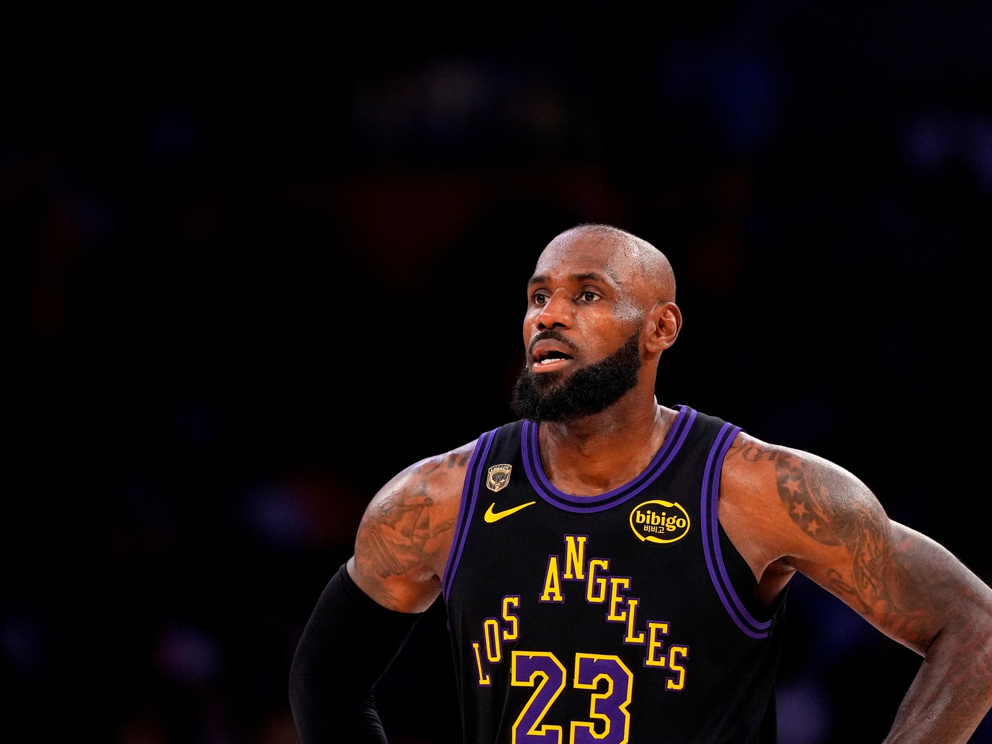 LeBron James y una frase que encendió las alarmas tras la eliminación de los Lakers: «No sé qué me depara el futuro»