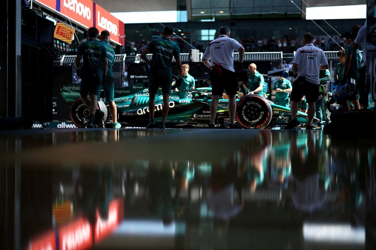 Adrian Newey se sincera sobre los problemas estructurales detrás del desastre de Aston Martin en la F1