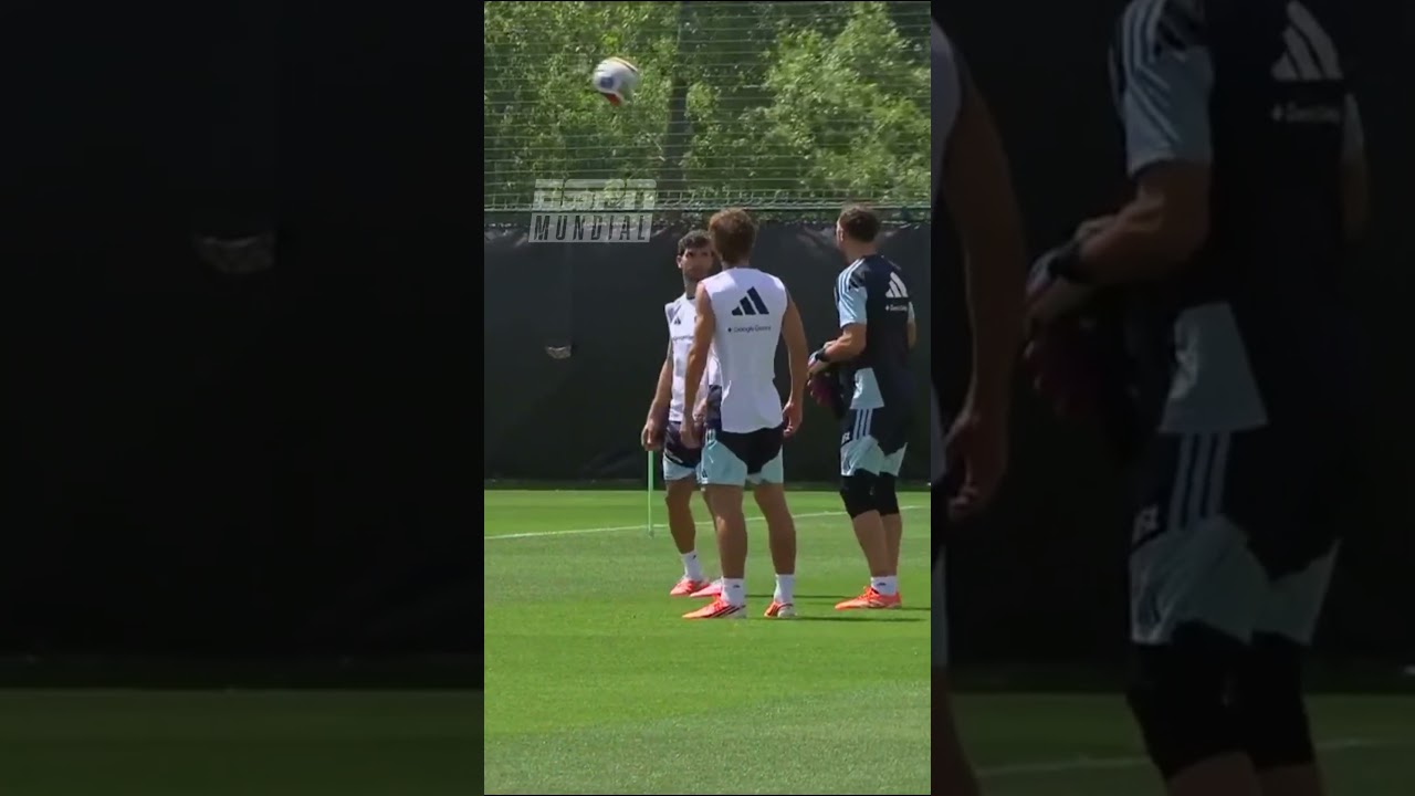 Video: ¡BUENA, DIBU! GRAN CONTROL DE MARTÍNEZ EN EL ENTRENAMIENTO ARGENTINO | 🎬 #ESPNMundial #Shorts