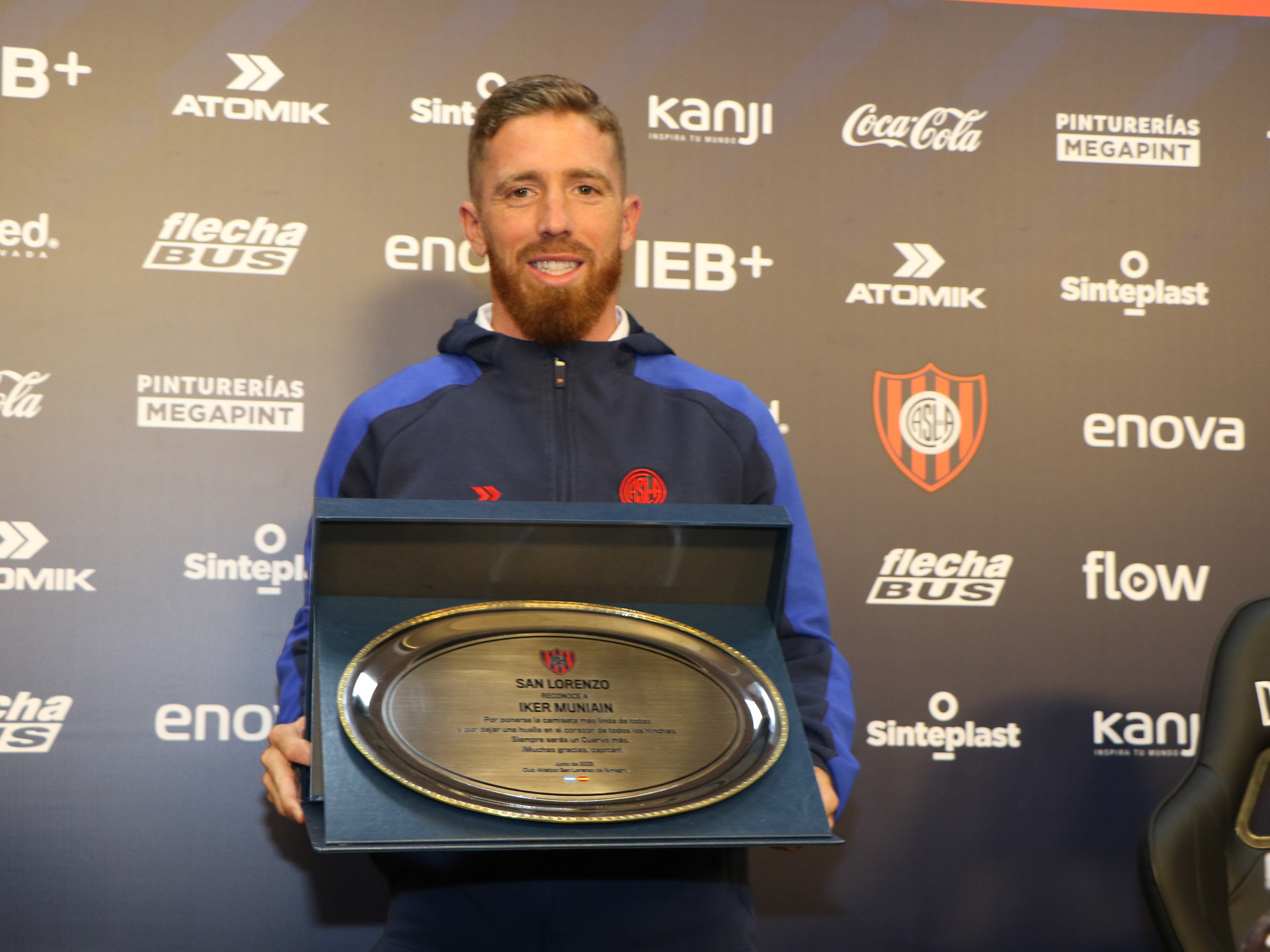 Iker Muniain pica en punta para suplir a Gustavo Álvarez como DT en San Lorenzo