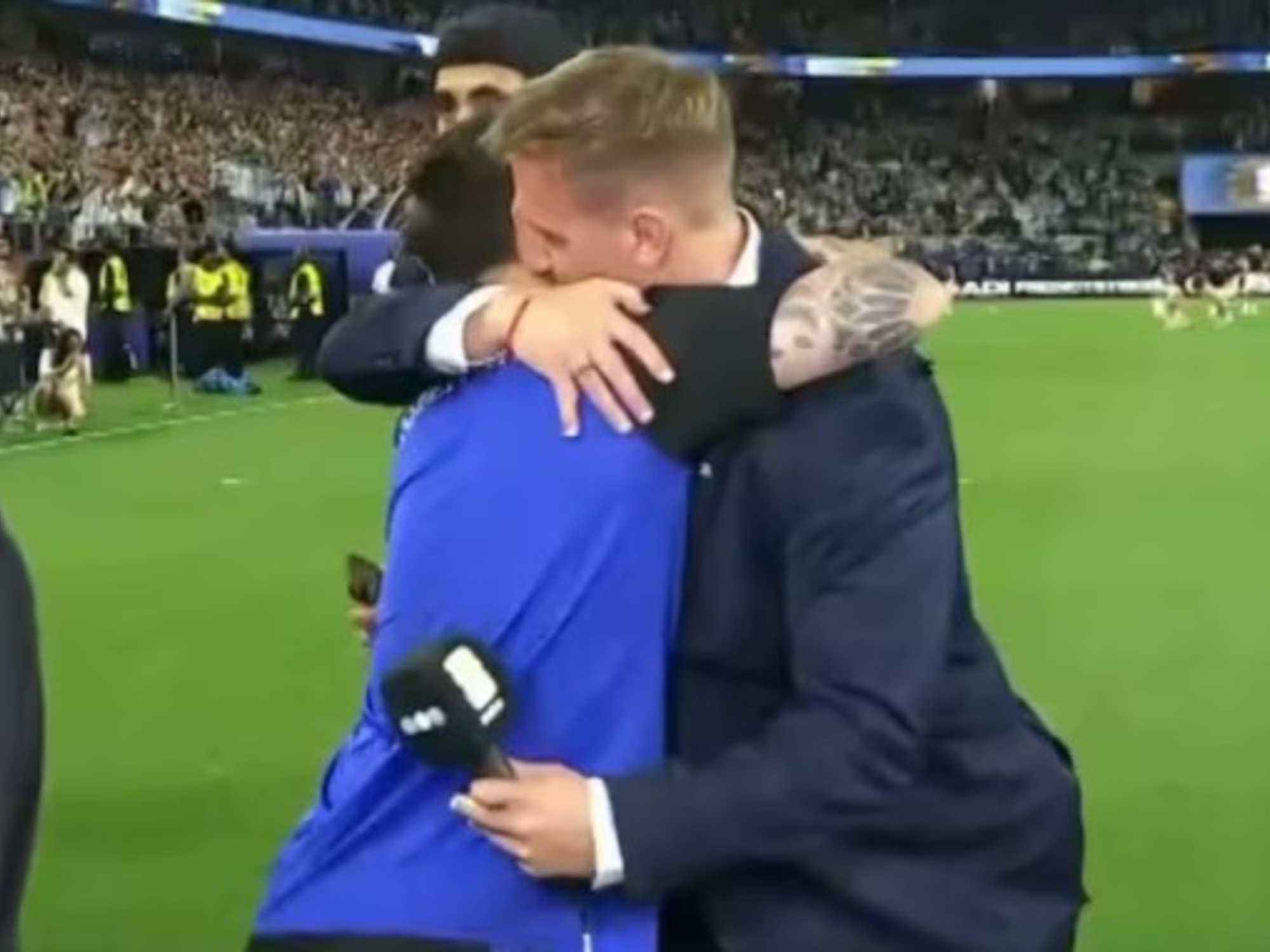 Maxi López y el backstage del abrazo con Lionel Messi durante el Mundial :: Olé
