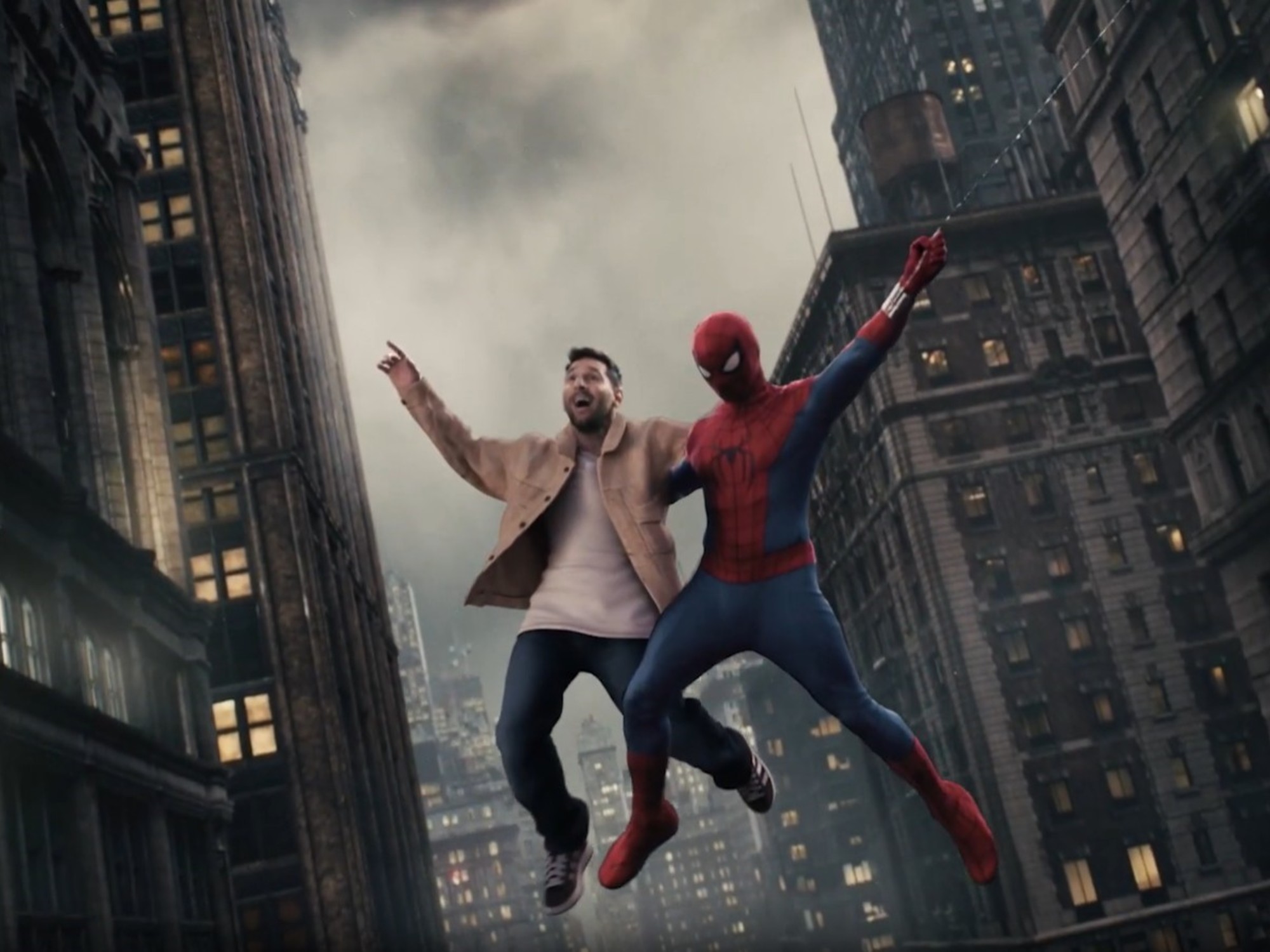 Crossover épico: Messi y Spiderman juntos en un comercial :: Olé