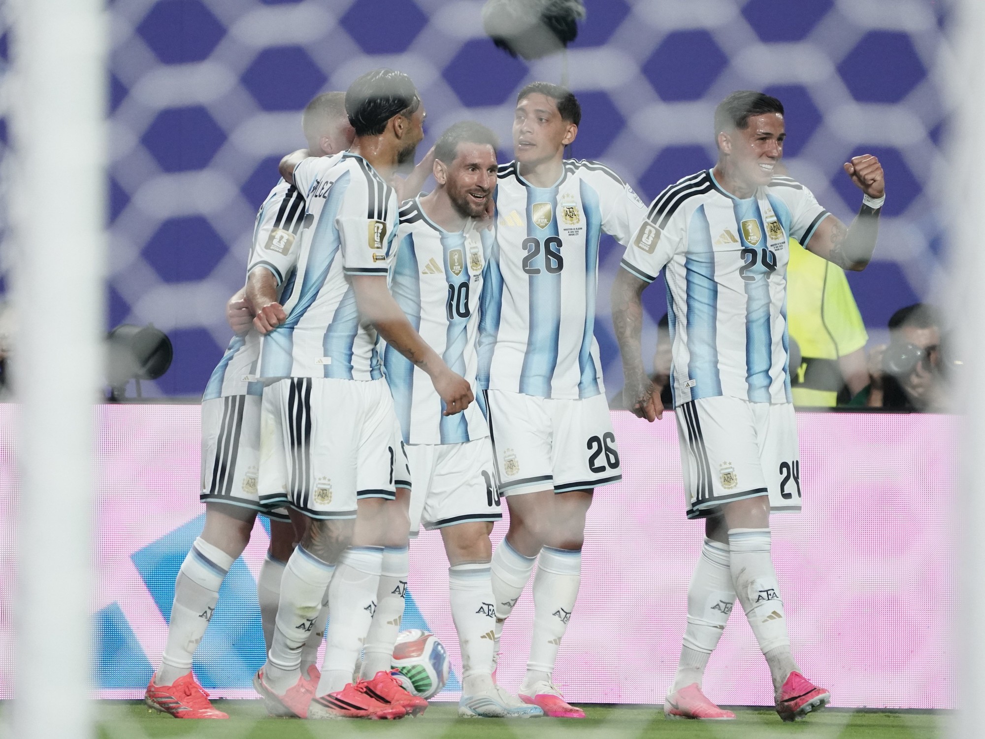 Argentina y una vestimenta clásica contra Cabo Verde :: Olé