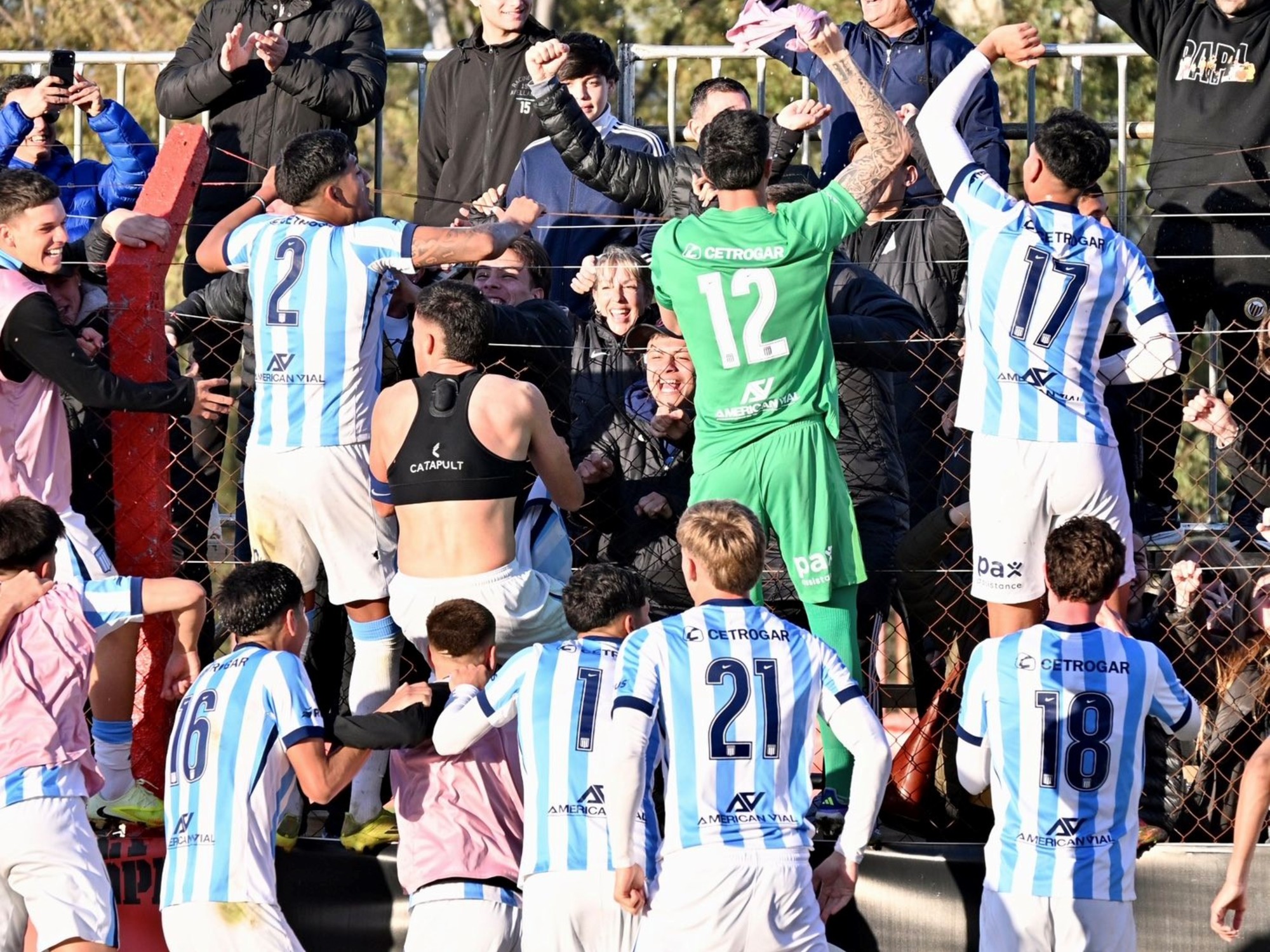 Racing le ganó el clásico a Independiente y pasó a semis