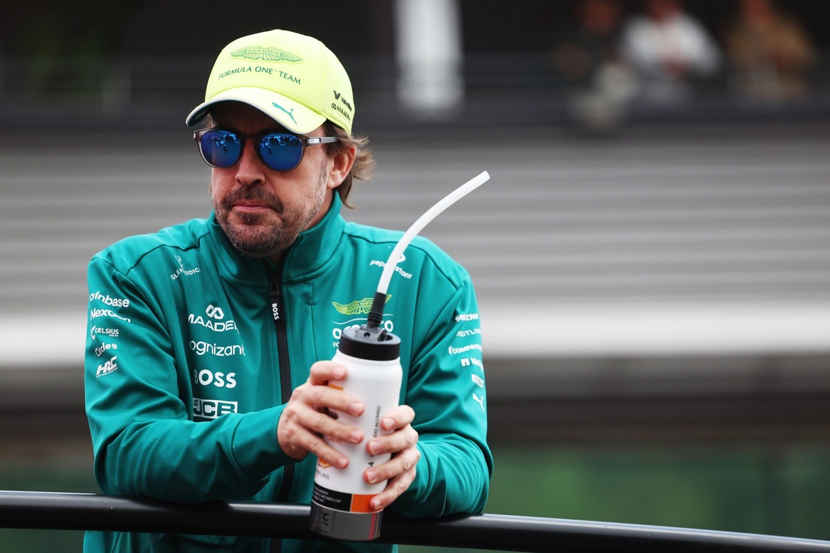 Alonso: La decisión sobre su futuro depende del reglamento, no del rendimiento de Aston Martin