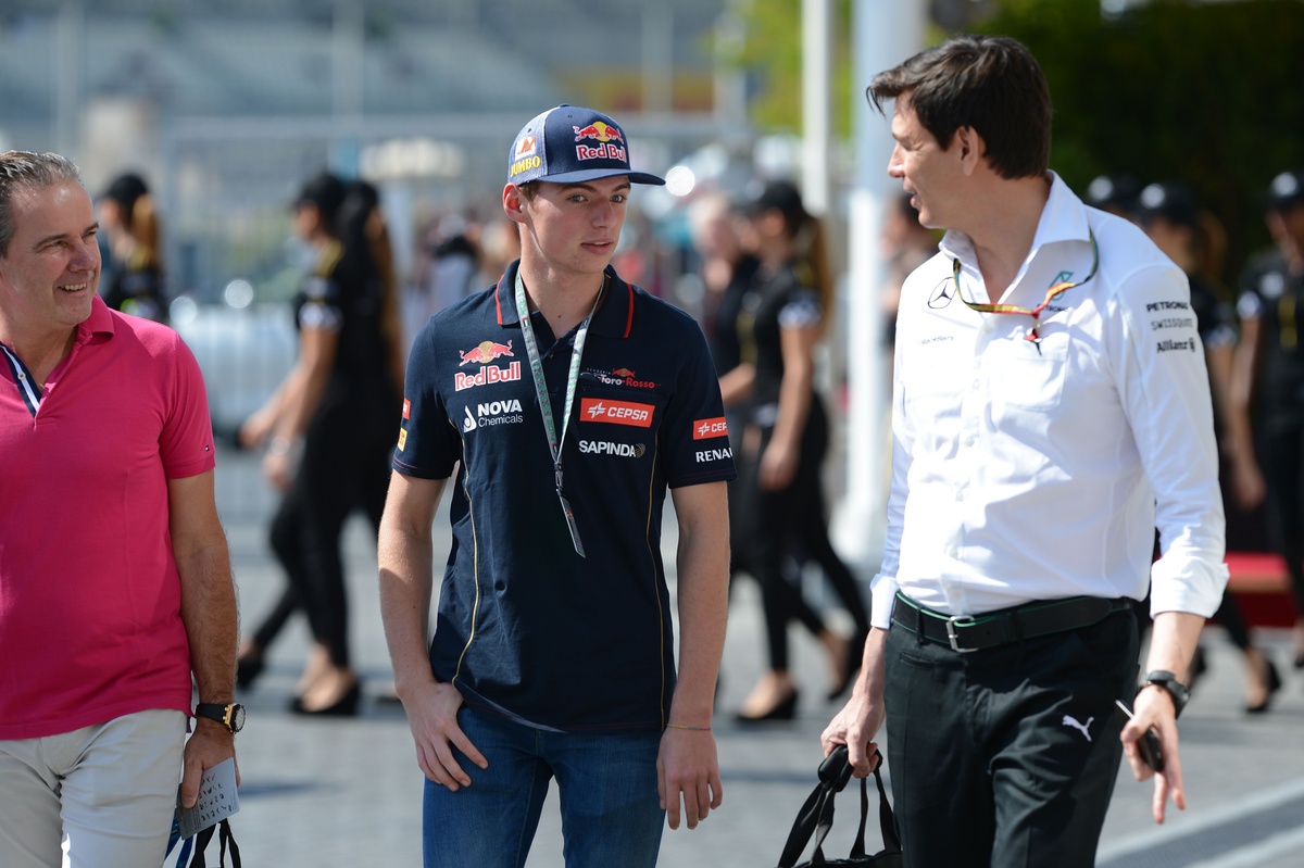 Las fotos de vacaciones de Verstappen y Wolff avivan nuevos rumores sobre Mercedes