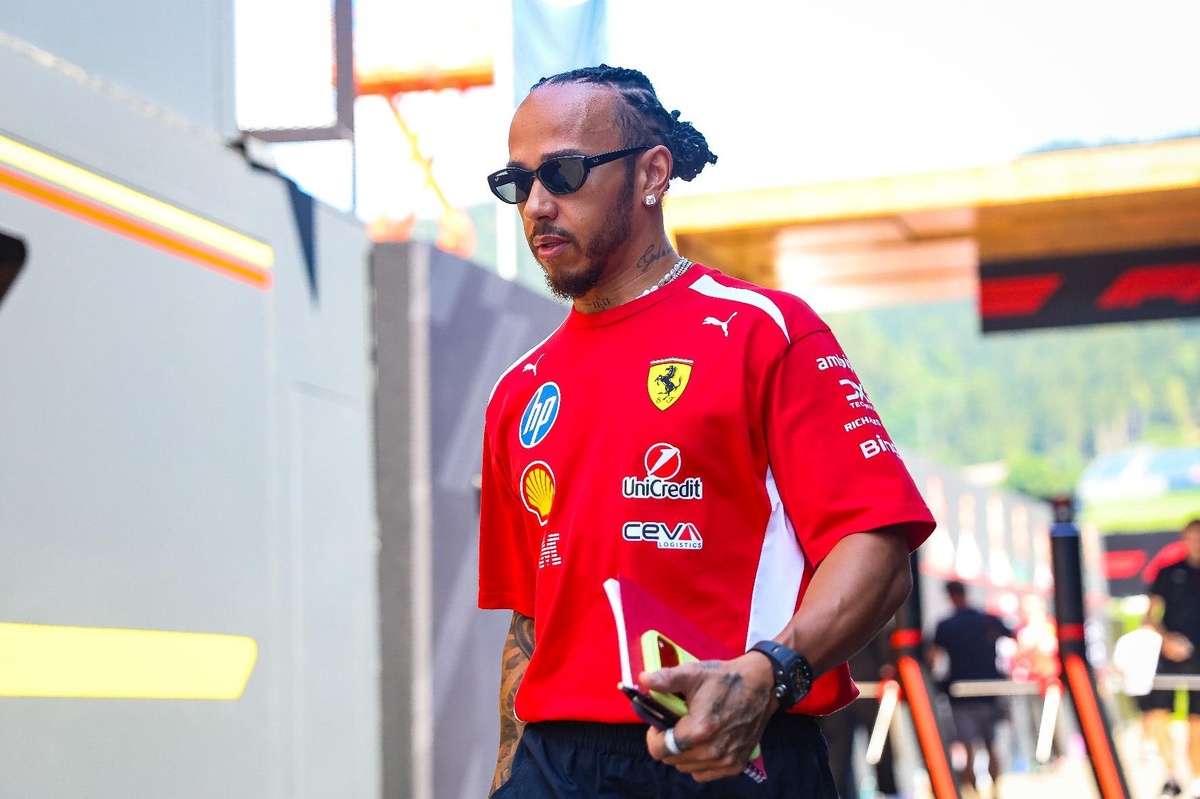 Lewis Hamilton da la bienvenida a su nuevo cachorro: Halo