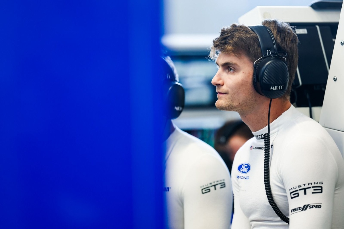 El expiloto de F1 de Williams, Logan Sargeant, anuncia su compromiso