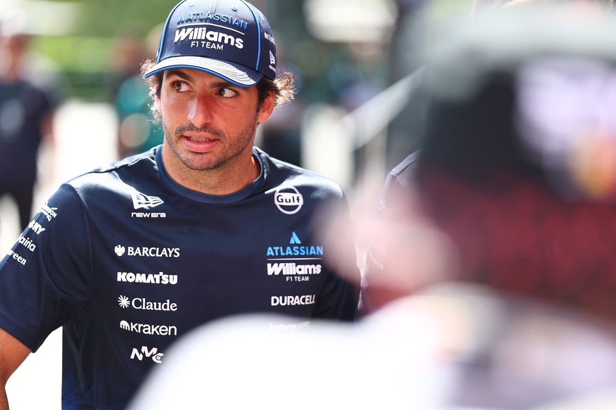 Steiner critica a la FIA por la sanción "indulgente" impuesta a Carlos Sainz