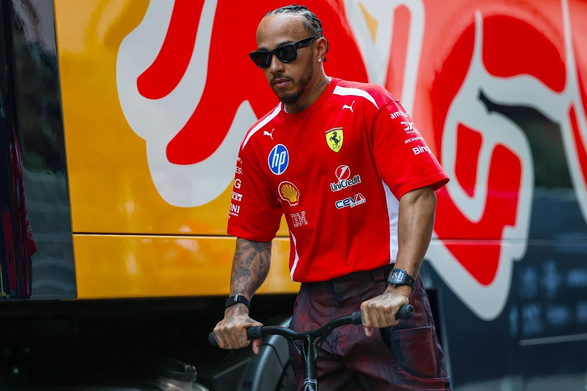 Lewis Hamilton comparte las primeras fotos con su nueva cachorra, Halo