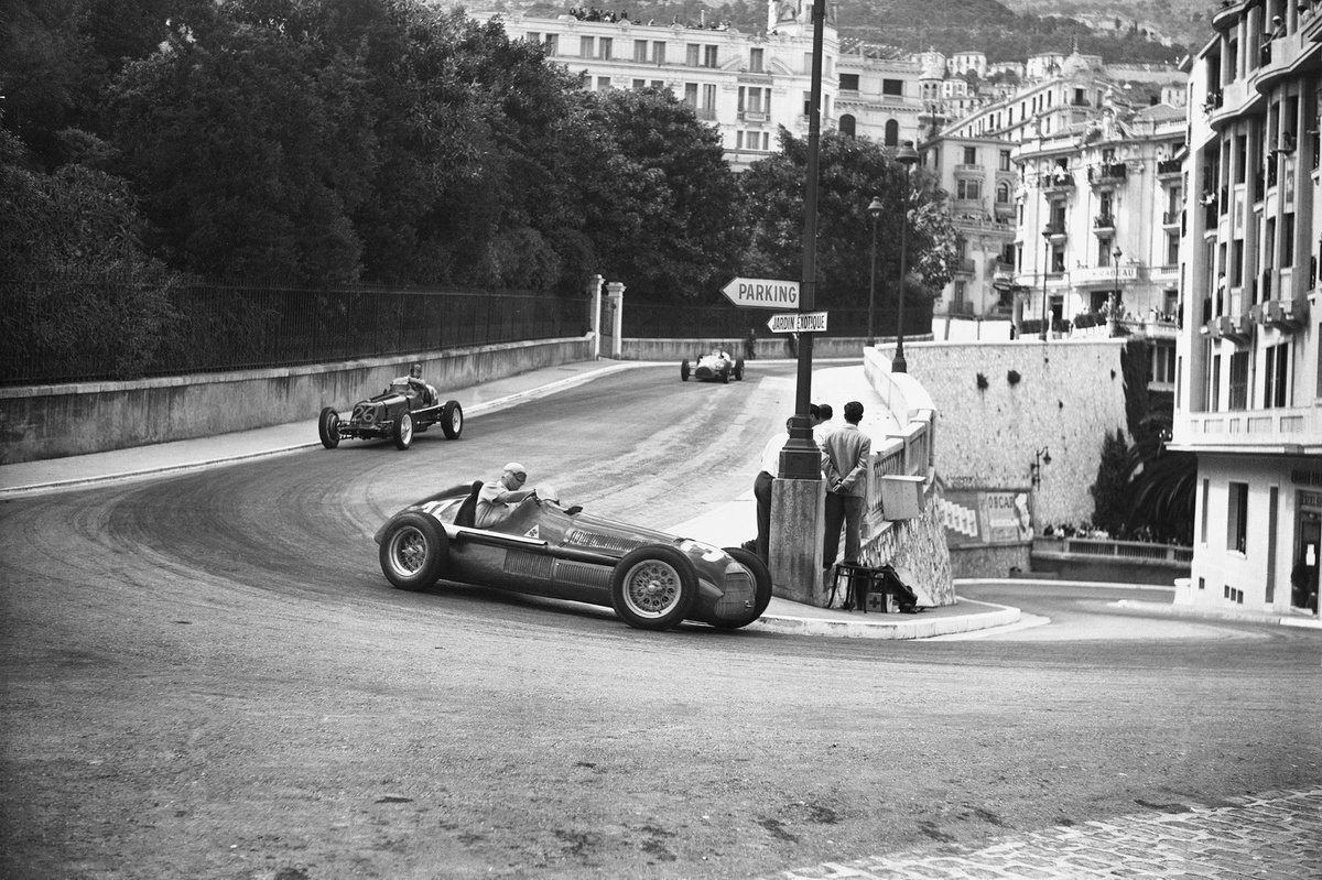 Desde Fangio hasta Antonelli: cómo evolucionó el récord de edad del Grand Chelem en la F1