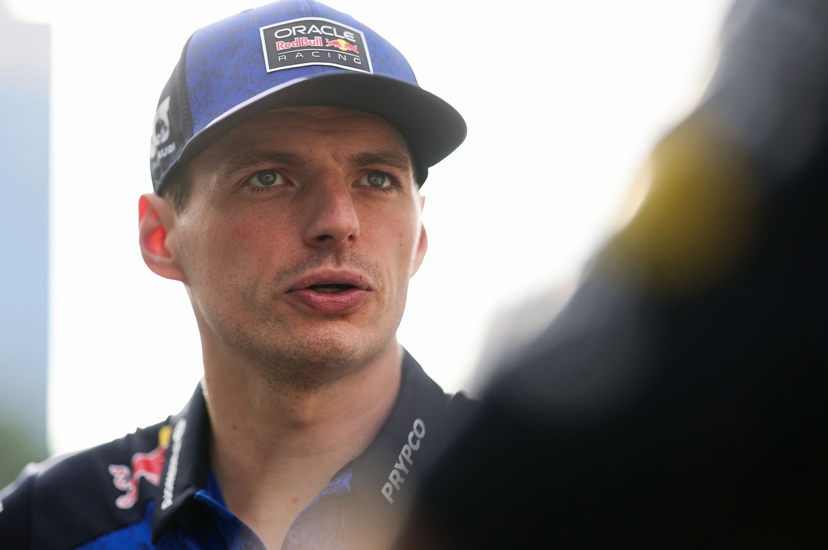 Verstappen fue una "pesadilla" para George Russell en Bakú, afirma Alex Brundle