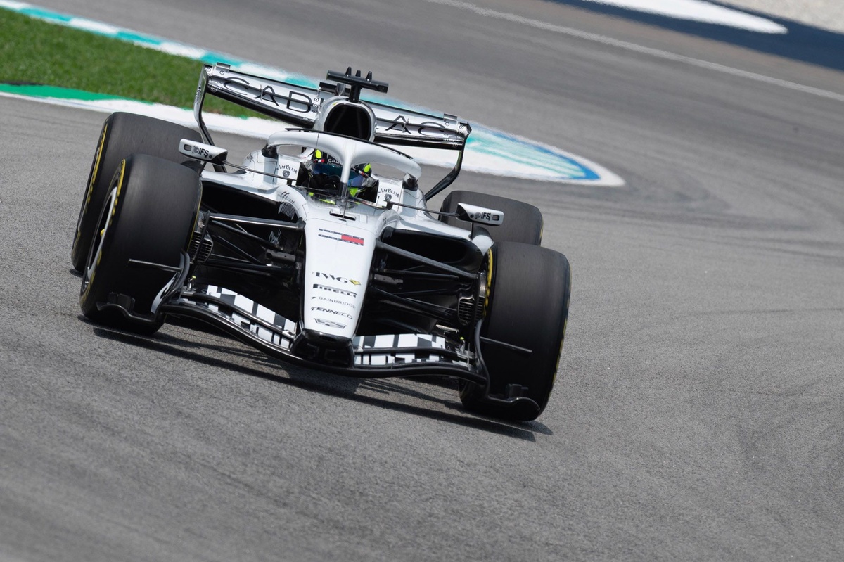 Checo Pérez complicó su viernes en Malasia con un cambio “muy radical” en su Cadillac