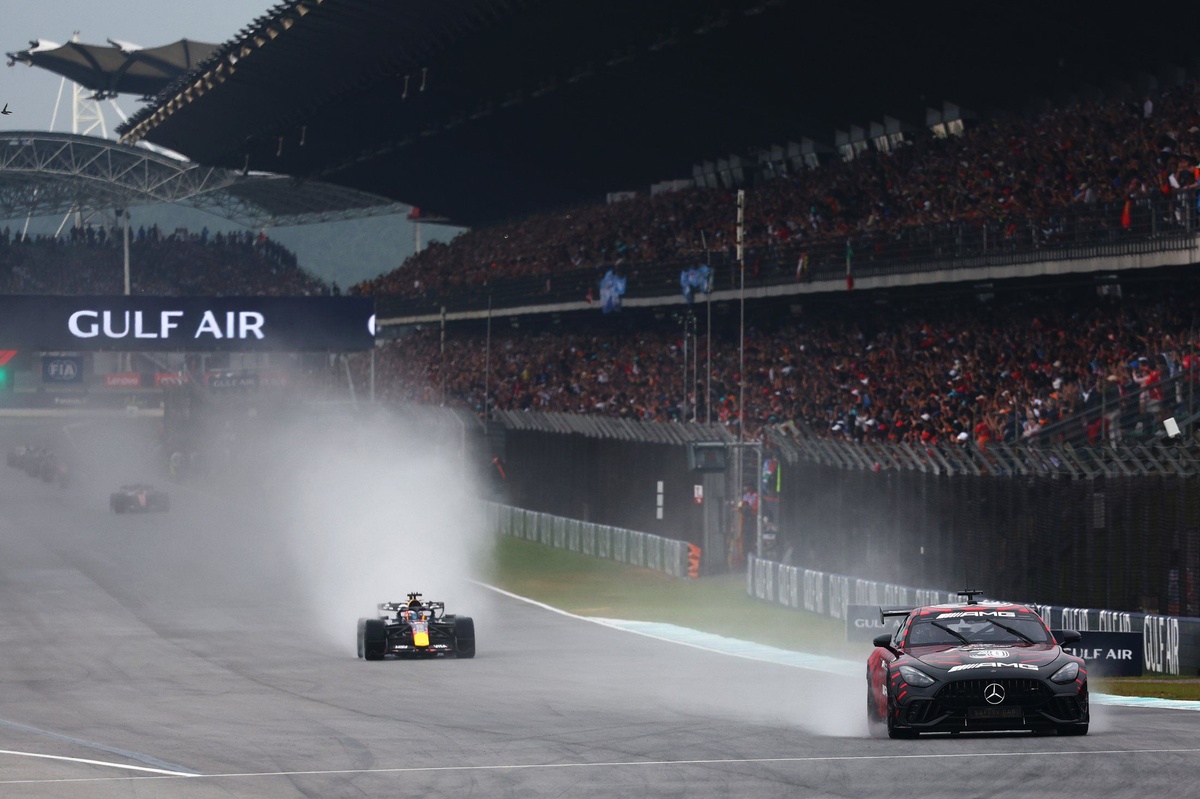 Caos en el GP de Bahréin de F1: múltiples fallos en los autos provocan una bandera roja
