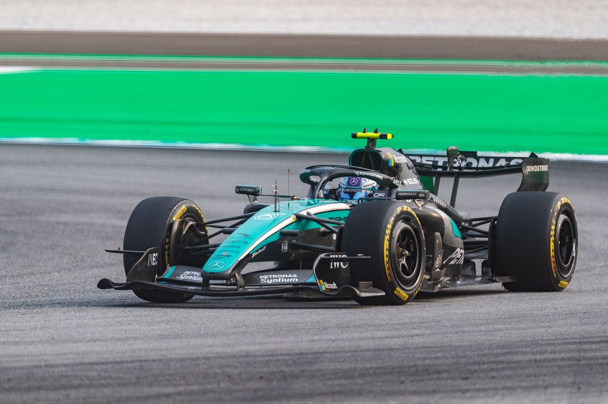 Mercedes aboga por una simplificación después del caos de los "complejos" coches de F1