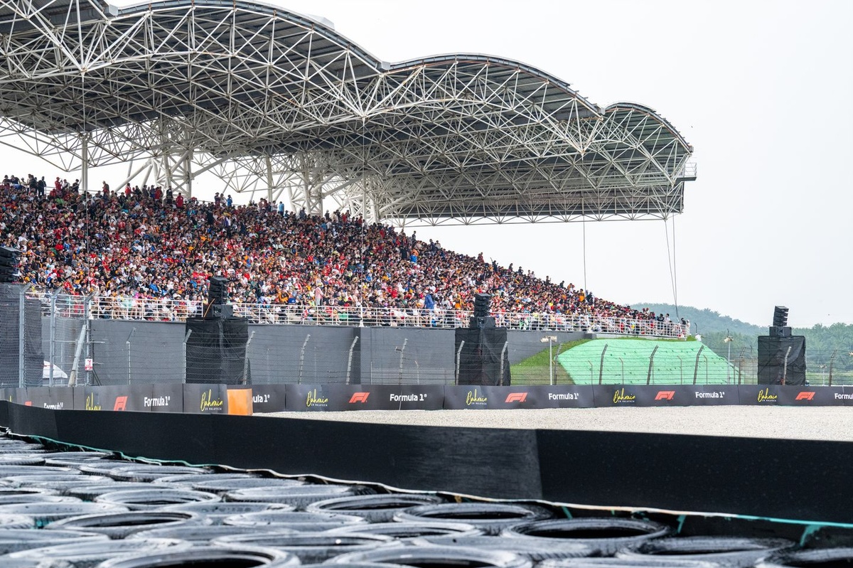 El Gran Premio de Bahréin atrae a una multitud récord en Sepang