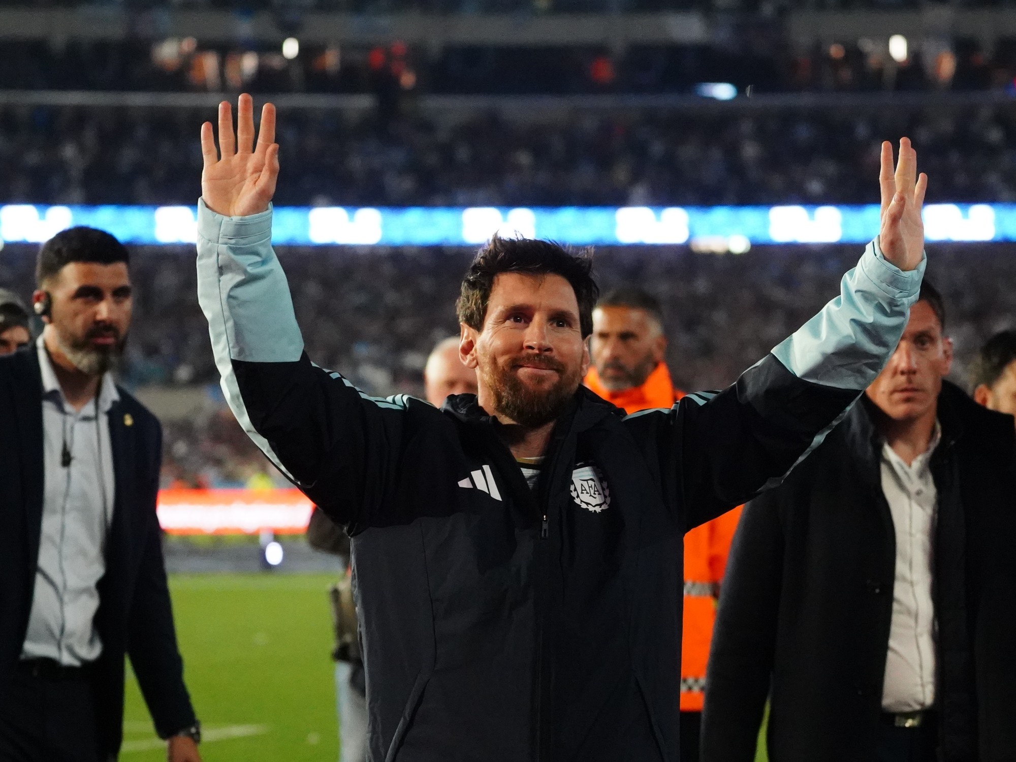 El discurso final de Messi que emocionó a todos: «No me quiero ir de acá…» :: Olé