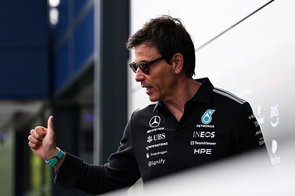 Wolff "muy molesto" tras el abandono de George Russell en el GP de Bahréin en Malasia